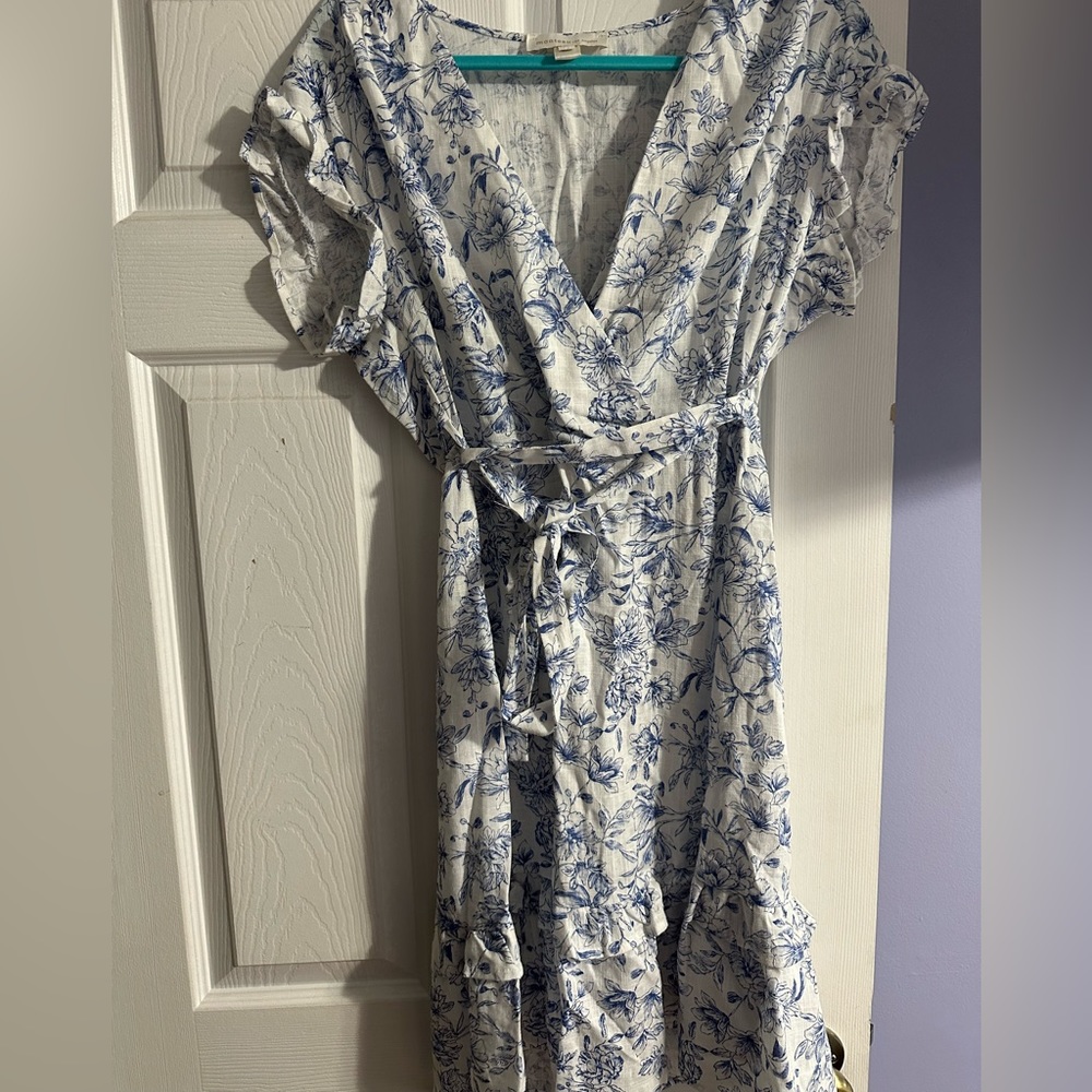 blue and white european summer style dress